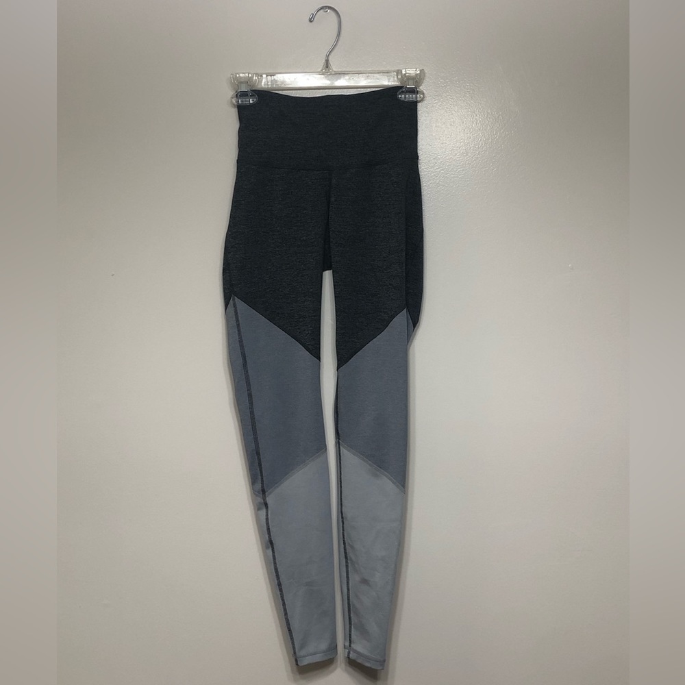 Gray old navy workout leggings - Picture 2 of 3